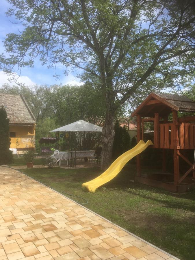 Kurca-Parti Vendeghaz Hotel Сентеш Екстериор снимка
