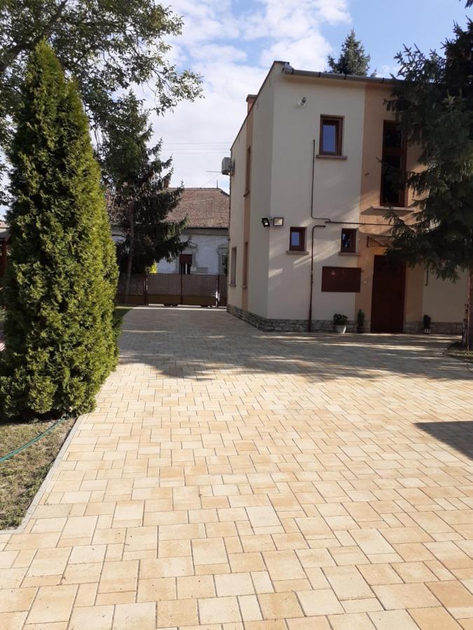 Kurca-Parti Vendeghaz Hotel Сентеш Екстериор снимка