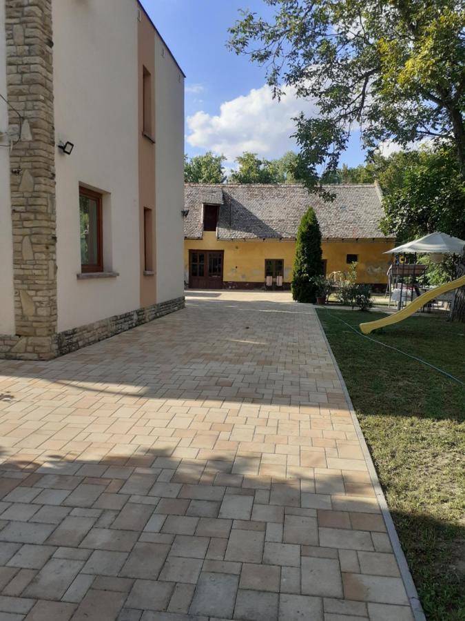 Kurca-Parti Vendeghaz Hotel Сентеш Екстериор снимка