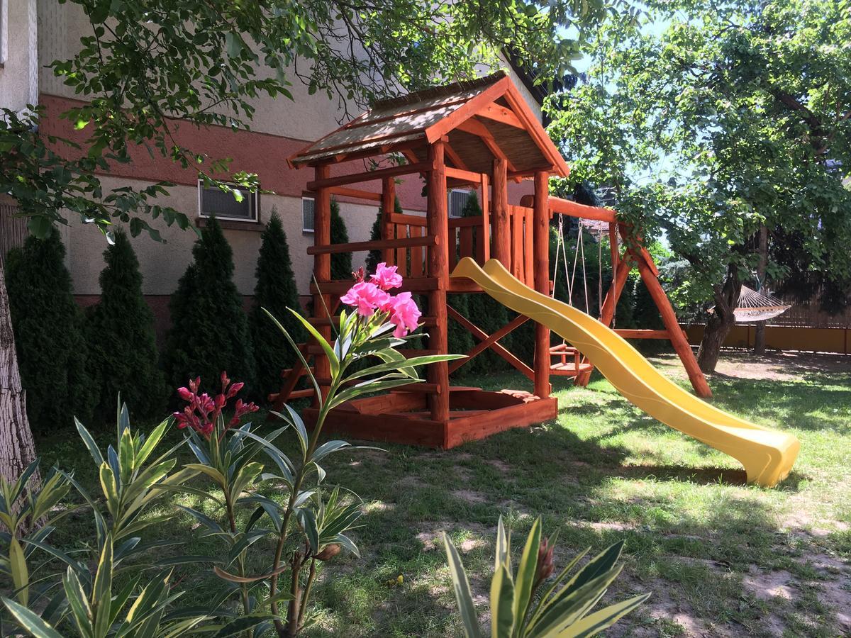 Kurca-Parti Vendeghaz Hotel Сентеш Екстериор снимка